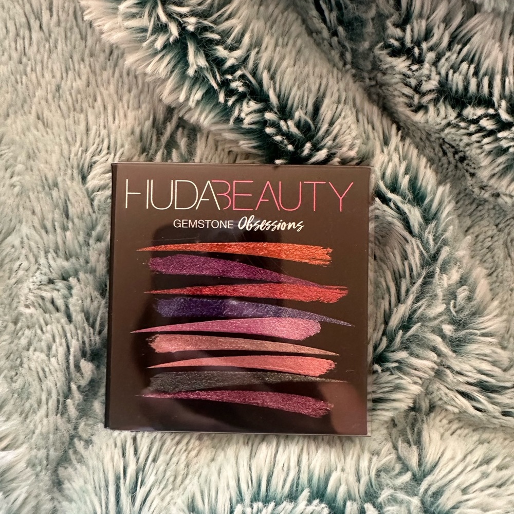 HUDA BEAUTY Gemstone Obsessions